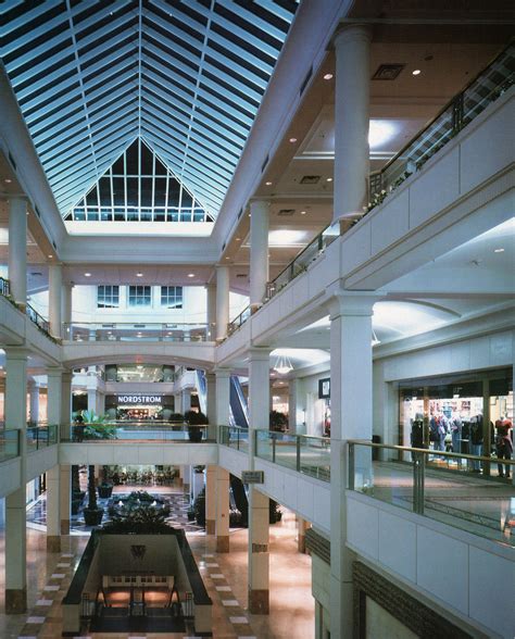 mall white plains.